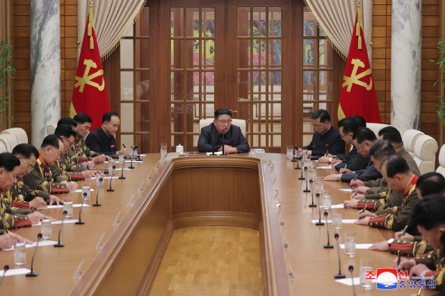 김정은 북한 국무위원장 주재로 노동당 중앙군사위원회 제8기 제5차 확대회의를 열어
