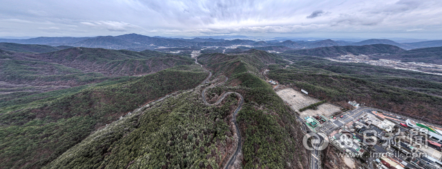 팔공산12일 대구 동구 용수동 동화사삼거리 상공에서 바라본 팔공산의 모습. 안성완 기자 asw0727@imaeil.com