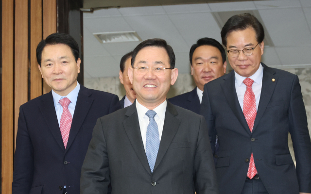 국민의힘 주호영 원내대표가 10일 오전 서울 여의도 국회에서 열린 원내대책회의에 참석하고 있다. 연합뉴스
