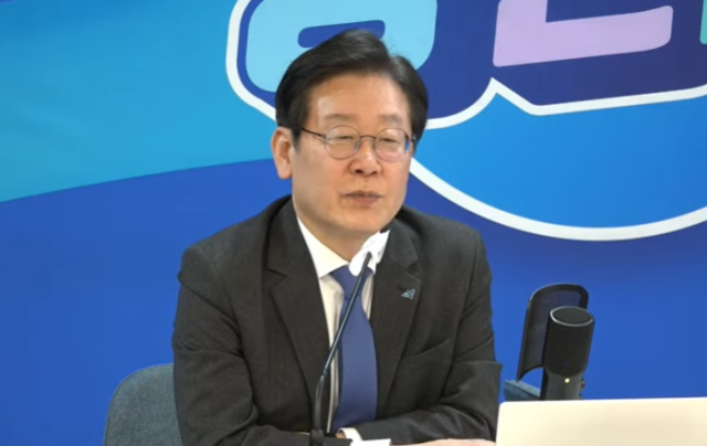 이재명 더불어민주당 대표가 최근 논란이 된 이른바 개딸(이 대표의 강성 지지층을 일컫는 말)의 
