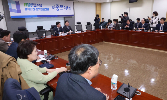 15일 국회 의원회관에서 열린 더불어민주당 더좋은미래-당대표 간담회에서 더좋은미래 대표인 강훈식 의원이 발언하고 있다. 연합뉴스