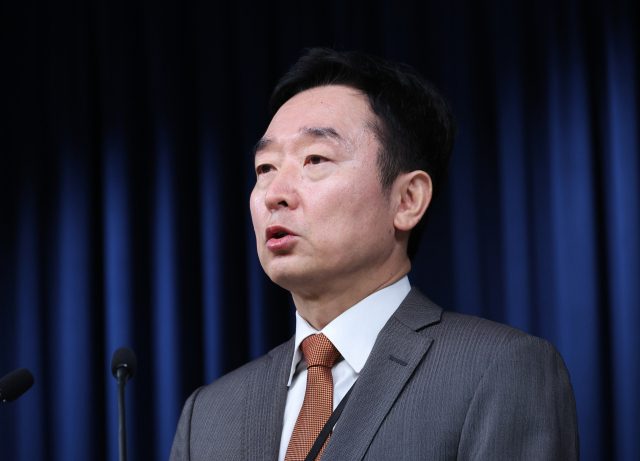 이도운 대통령실 대변인이 19일 서울 용산 대통령실 청사에서 한일 정상회담 관련 브리핑을 하고 있다. 연합뉴스