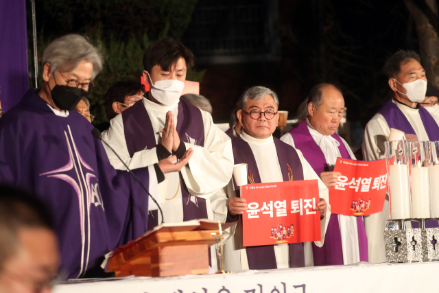 천주교정의구현전국사제단 주최로 20일 오후 전북 전주시 풍남문광장에서 