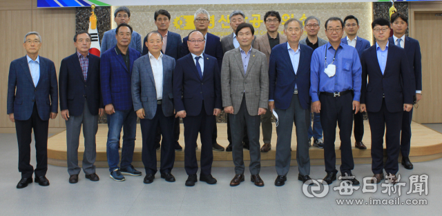 경산상공회의소는 조현일 경산시장 초청 상공의원 간담회를 개최해 기업애로 해소에 발벗고 나서고 있다. 경산상의 제공