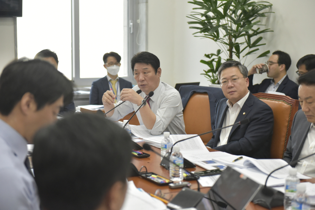 21일 열린 국회 국토교통위원회 교통법안심사소위원회 회의에서 강대식 국민의힘 의원(대구 동구을)이 발언하고 있다. 강대식 의원실 제공