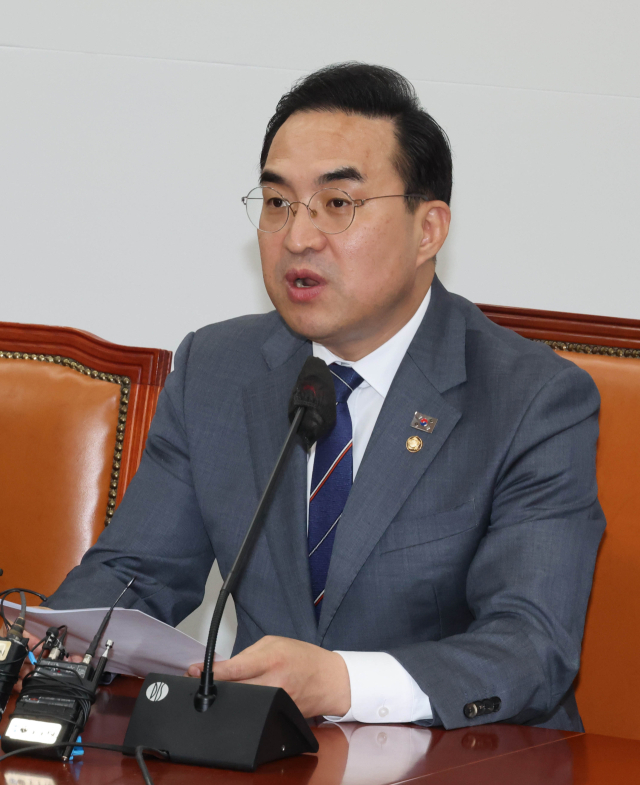 더불어민주당 박홍근 원내대표가 23일 오후 본회의를 마친 뒤 원내대표실에서 기자간담회를 열고