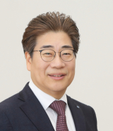 이용한 영업이사