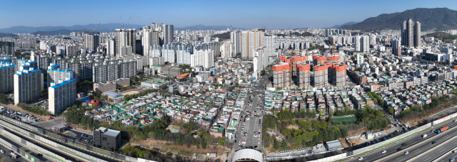대구 달서구 본리동 상공에서 바라본 아파트 건설현장 모습. 매일신문 DB
