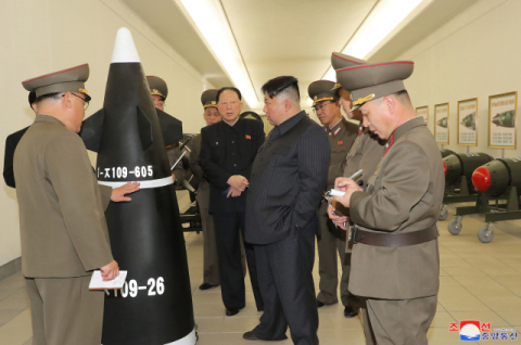 [속보] 김정은 “언제든 핵무기 사용할 수 있게 준비”