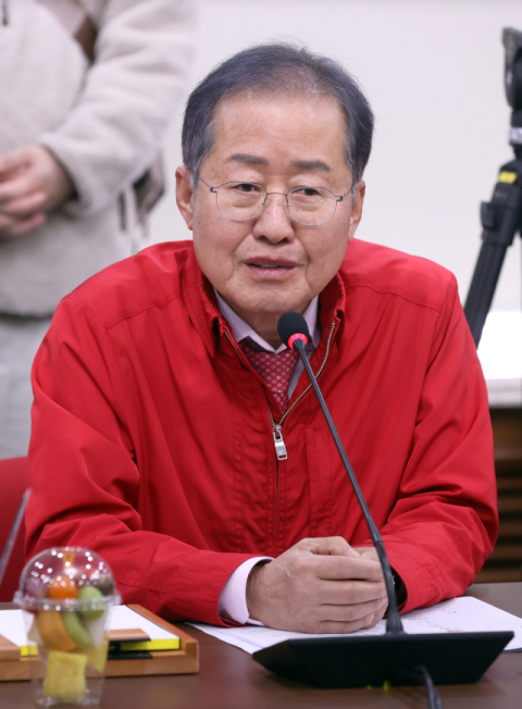 홍준표 대구시장이 20일 오후 대구시청(산격청사) 대회의실에서 열린 