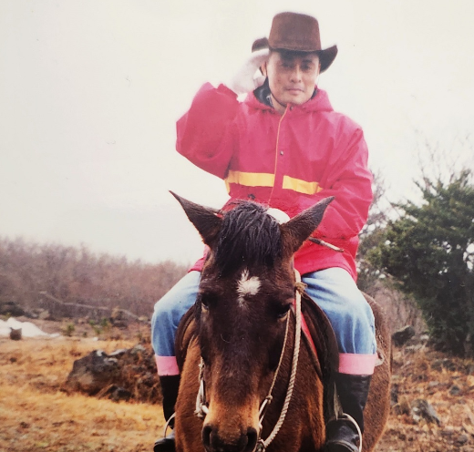 불의의 사고로 뇌사 판정을 받고 6번의 심정지를 겪은 50대 가장 고민수 씨는 4명의 생명을 살리고 하늘의 별이 됐다. 한국장기조직기증원