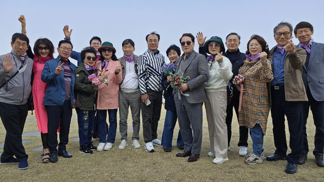 매일정치 아카데미 제1기 원우들은 지난달 29일 영덕 축산항에서 회원단합대회 겸 3월 월례회를 가졌다..
