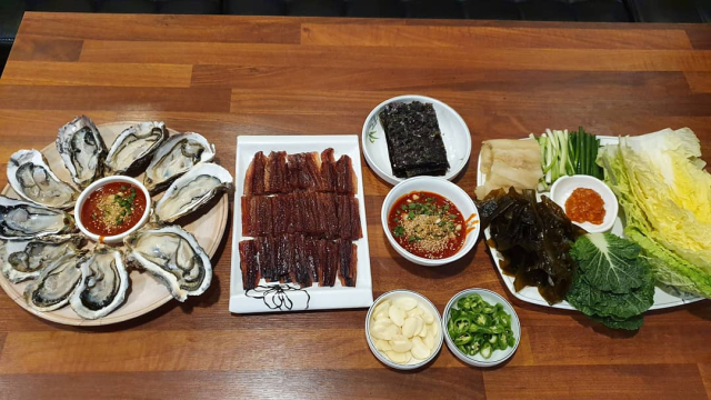 포항 호미곶 과메기 식당에서 준비한 과메기가 손님을 기다리고 있다. 호미곶 과메기 제공.