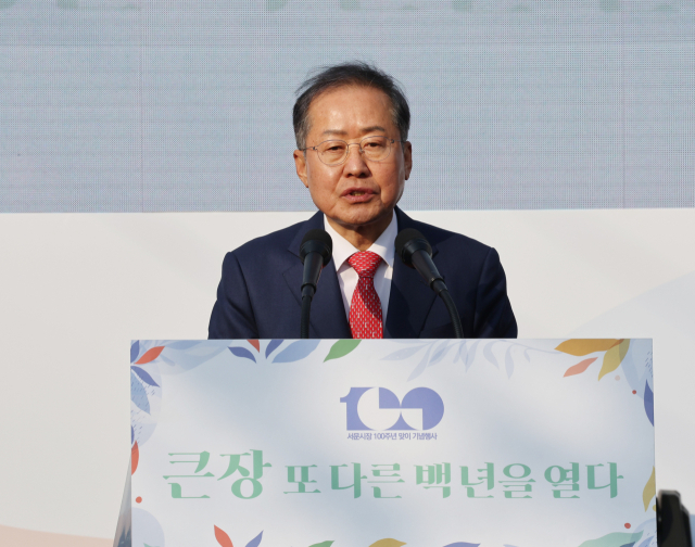 홍준표 대구시장이 1일 대구 서문시장에서열린 