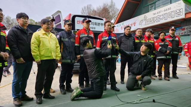 이철우 경북도지사가 주불 진화 완료를 알리는 언론 브리핑을 하고 있다. 영주시 제공