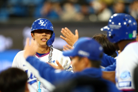삼성라이온즈 '킹'동엽 쾌조의 시즌 스타트, 4안타 경기에 이어 역전 투런포까지