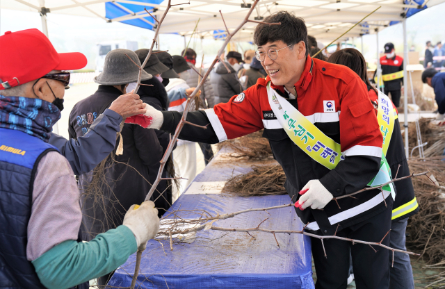남부산림청은 7일 식목일을 기념해 