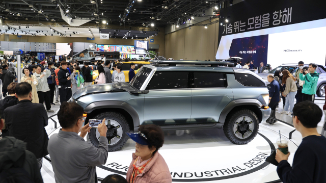 2일 2023 서울모빌리티쇼가 열린 경기도 고양시 킨텍스 KG모빌리티 부스에 전기 SUV 렉스턴 콘셉트카가 전시돼 있다. 연합뉴스