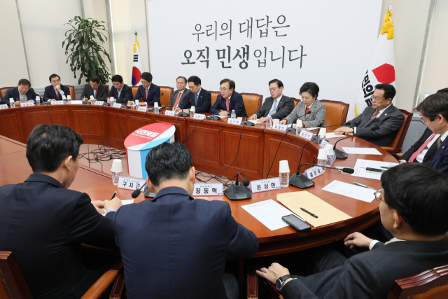 국민의힘 서병수 의원이 12일 오전 국회에서 열린 당대표 및 최고위원·중진의원 연석회의에서 발언하고 있다. 연합뉴스