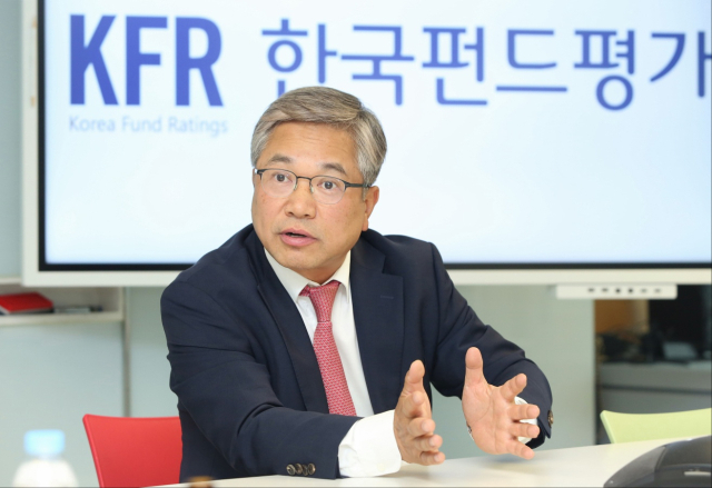 2023년 하반기 증권시장 전망에 대해 설명하고 있는 신동승 대표. 이무성 객원기자