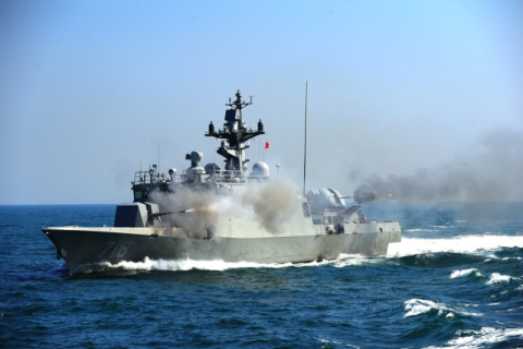 北 경비정, 중국 어선 쫓다 NLL 침범…해군 경고사격에 돌아가