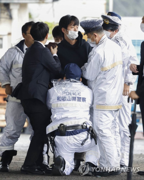 전·현직 총리 향한 테러에 일본 국민 ‘이중 충격’