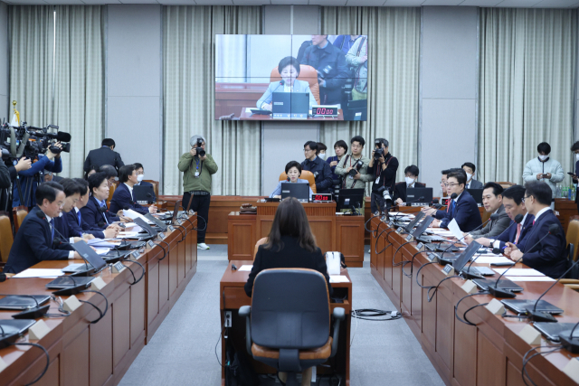 지난달 22일 국회에서 정치개혁특별위원회 전체회의가 진행되고 있다. 연합뉴스