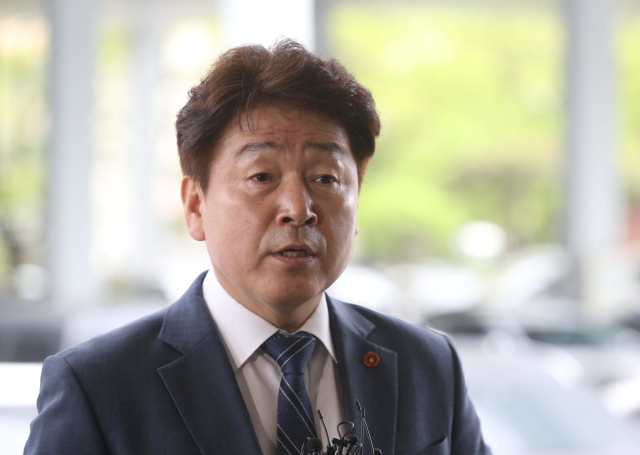 기동민, 이수진, 김영춘. 각 페이스북