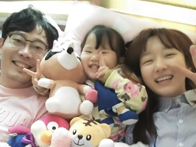 4명에게 장기를 기증하고 세상을 떠난 김민규(왼쪽) 씨와 가족. 한국장기조직기증원 제공