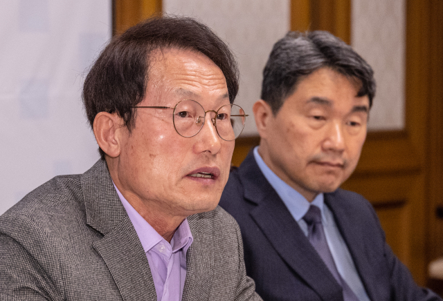 조희연 서울시 교육감이 지난 4일 오후 서울 종로구 정부서울청사에서 이주호 부총리 겸 교육부 장관이 참석한 가운데 열린 학교폭력 근절 종합대책 마련을 위한 부총리-시도교육감협의회 임원단 간담회에서 인사말을 하고 있다. 연합뉴스