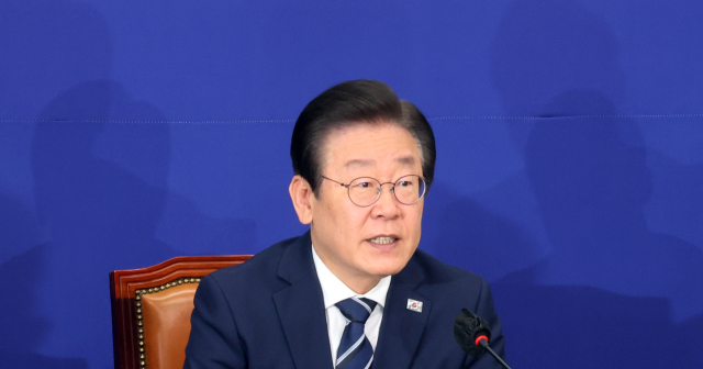 이재명 민주당 대표가 24일 국회 당 사무실에서 열린 최고위원회의에서 발언하고 있다. 연합뉴스