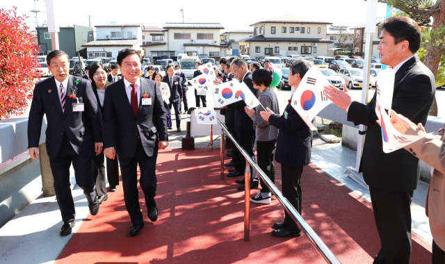 안동시가 일본 교류도시 방문을 통해 글로벌 안동의 위상을 높였다. 사진은 방문단이 사가에시를 방문하는 모습. 안동시 제공
