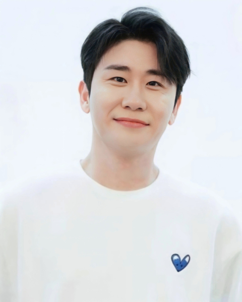 가수 영탁. 산탁클로스 제공