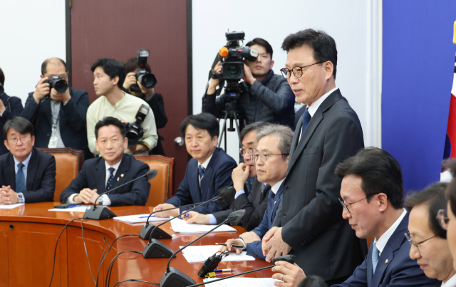 더불어민주당 박광온 원내대표가 2일 오전 서울 여의도 국회에서 열린 원내대책회의에서 인사말을 하고 있다. 연합뉴스