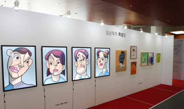 DGB금융그룹은 2일 대구 북구 침산동 DGB대구은행 제2본점 로비에서