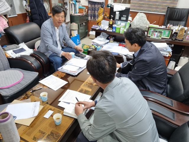 한국섬유개발연구원이 내외부 전문가들로 구성된 