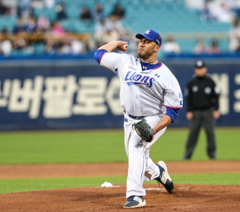 '수크라이에서 벗어나나'…삼성 수아레즈, 시즌 첫 승 신고