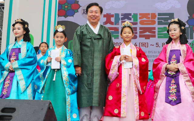 지난 5일 어린이날을 맞아 안동 차전장군 노국공주 축제 특설무대에서 열린 