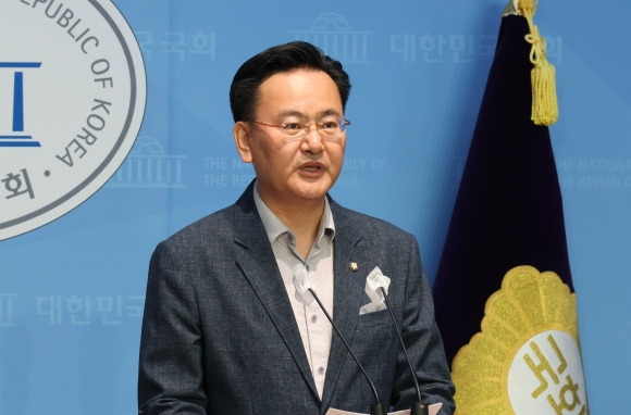 논평 발표하는 국민의힘 유상범 수석대변인. 연합뉴스