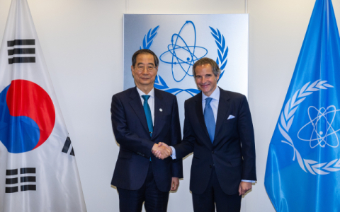 IAEA총장 만난 한 총리 