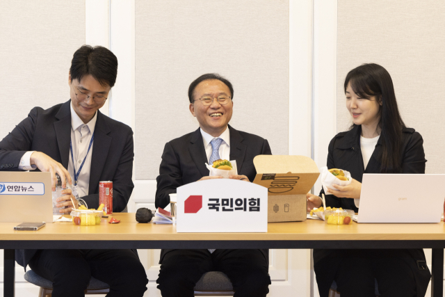 국민의힘 윤재옥 원내대표가 11일 국회에서 기자들과 오찬 간담회를 하고 있다. 연합뉴스