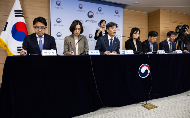 12일 정부서울청사에서 박구연 국무조정실 1차장이 후쿠시마 원전 오염수 전문가 현장 시찰단 관련 브리핑을 하고 있다. 연합뉴스