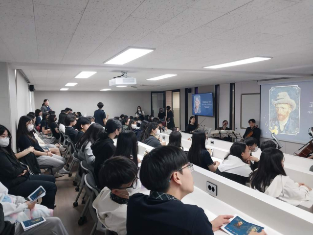 인성교육 중점학교인 대구 서부고는 지난 17일 오후 교내 큰들마콜로키움에서