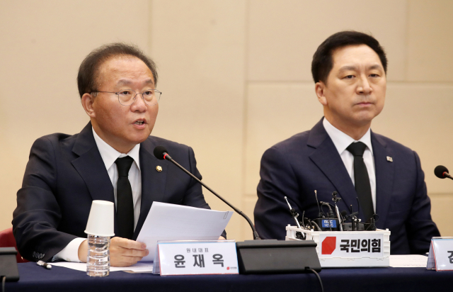 윤재옥 국민의힘 원내대표가 18일 광주 서구 치평동 김대중컨벤션센터에서 열린 광주 현장 최고위원회의에서 발언하고 있다. 연합뉴스