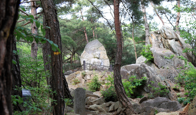 경주삼릉계석불좌상