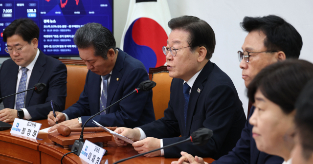 더불어민주당 이재명 대표가 19일 오전 서울 여의도 국회에서 열린 최고위원회의에서 발언하고 있다. 연합뉴스