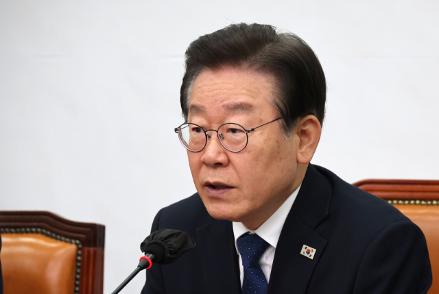 더불어민주당 이재명 대표가 19일 오전 서울 여의도 국회에서 열린 최고위원회의에서 발언하고 있다. 연합뉴스