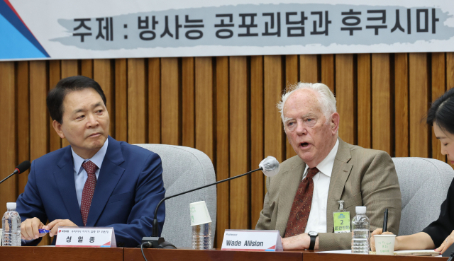 웨이드 앨리슨 옥스퍼드대 명예교수가 19일 서울 여의도 국회에서 열린 국민의힘 