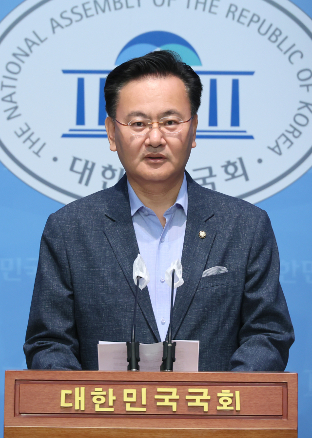 국민의힘 유상범 수석대변인이 21일 오전 국회 소통관에서 현안 관련해 논평하고 있다. 연합뉴스