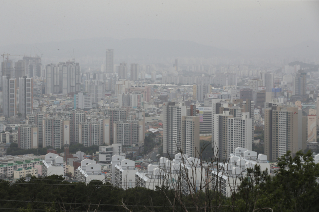 고비사막과 내몽골고원에서 발원한 황사로 인해 미세먼지 농도가 
